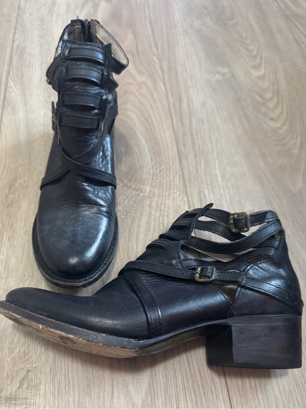 Freebird by Steven Stair Women's Ankle Boots Strappy cutout Distressed Sz. 7M - Picture 2 of 14